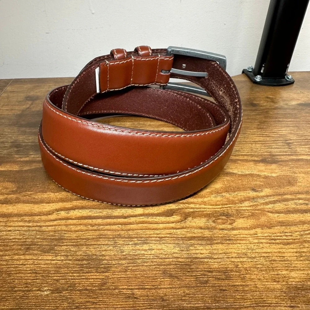 Eddie Bauer Mens Cognac Brown Leather Belt Size 46 Contrast Stitch 014-3517